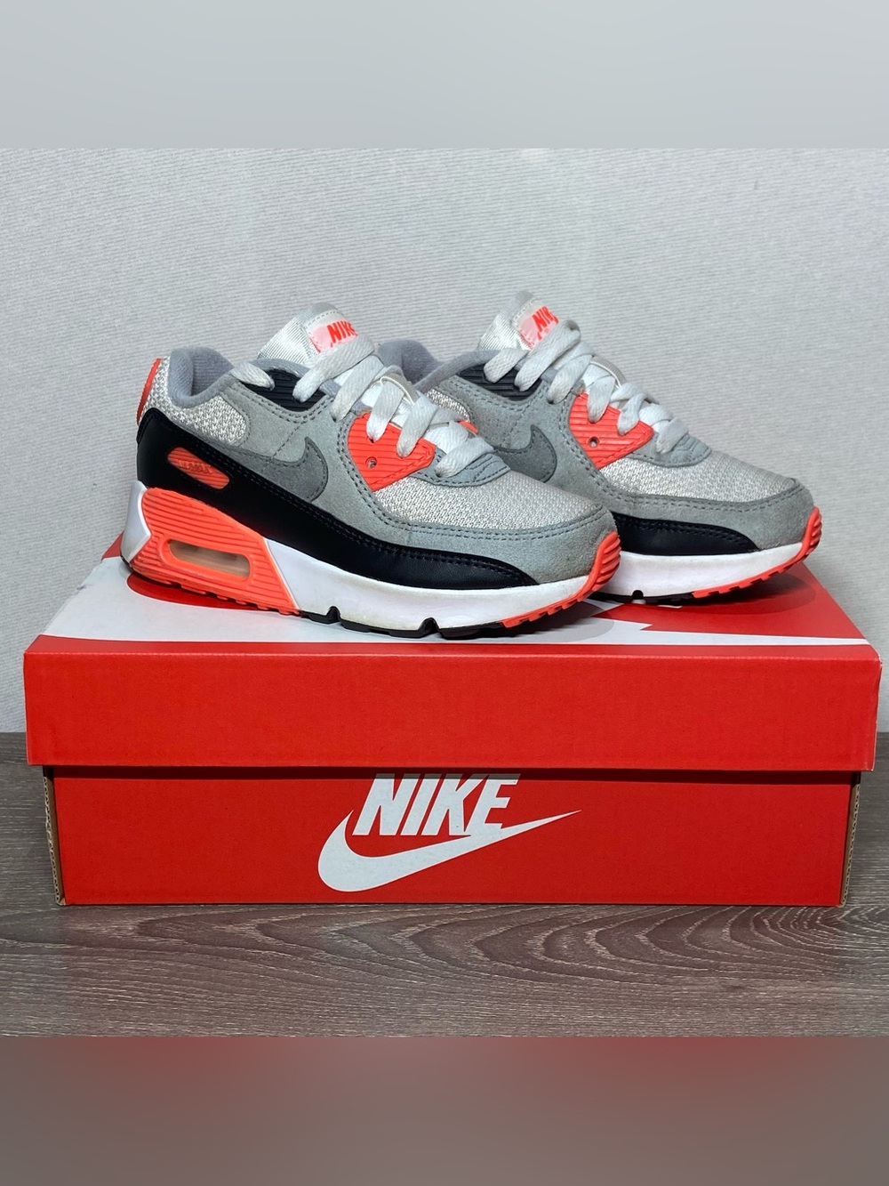 NIKE Air Max 90 Infrared White Gray Unisex Kids Size 12.5C
